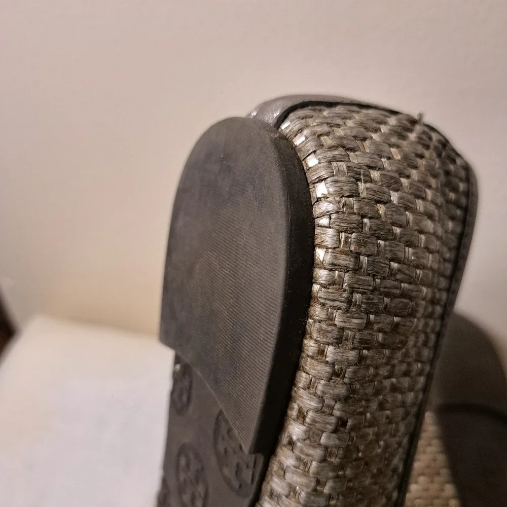 Tory Burch Reva Ballet Flats‎ Woven Metallic Pewter Silver Logo Medallion Shoes